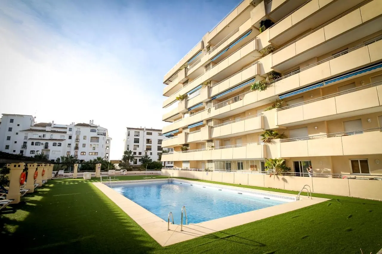 Marbella Banus Suites 0*,